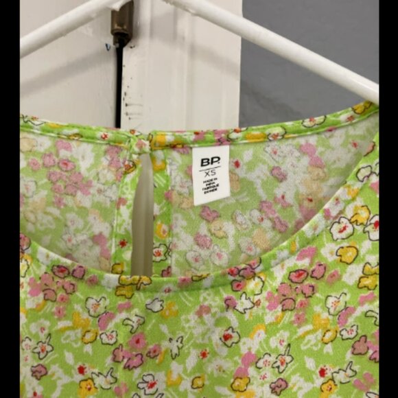 🎄3/$15 SALE 🎄NWT BP brand size XS Green Floral Pattern Dress Retail $49 - Picture 2 of 6